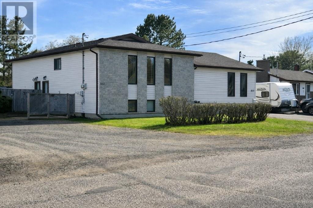 851 & 853 Newport Ave, Thunder Bay, Ontario, P7A6K1 — Photo 14
