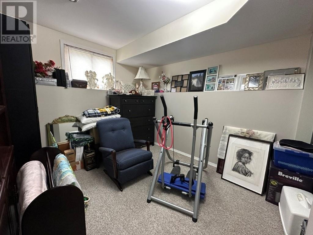 851 & 853 Newport Ave, Thunder Bay, Ontario, P7A6K1 — Photo 12