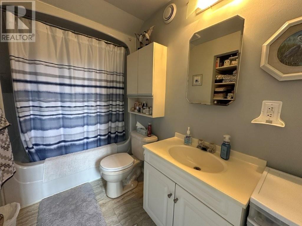 851 & 853 Newport Ave, Thunder Bay, Ontario, P7A6K1 — Photo 41