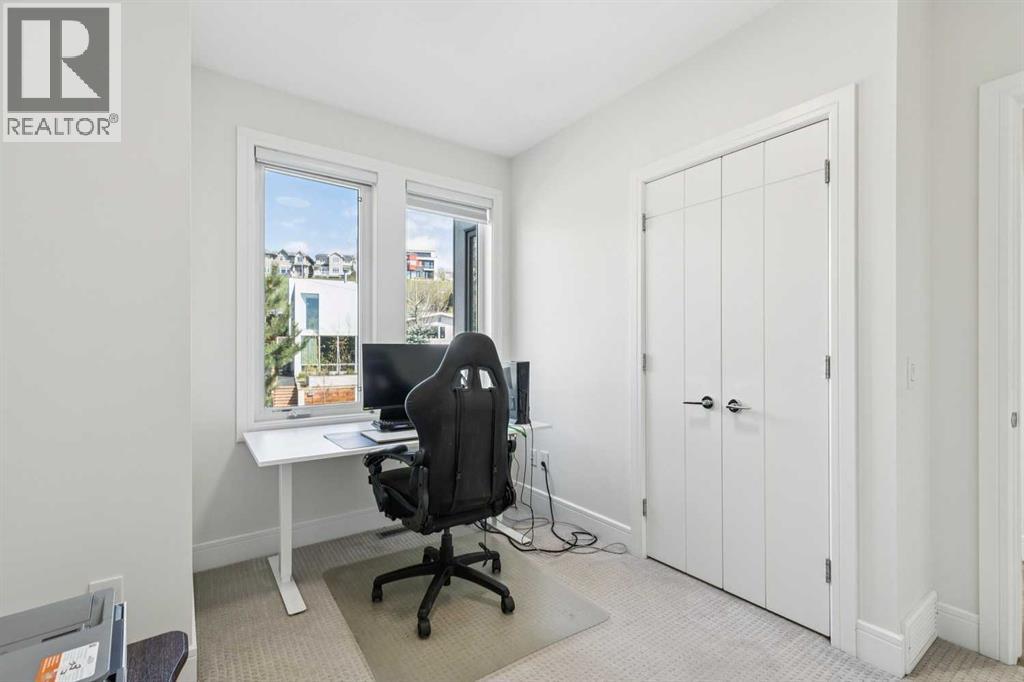911 Drury Avenue NE - 30