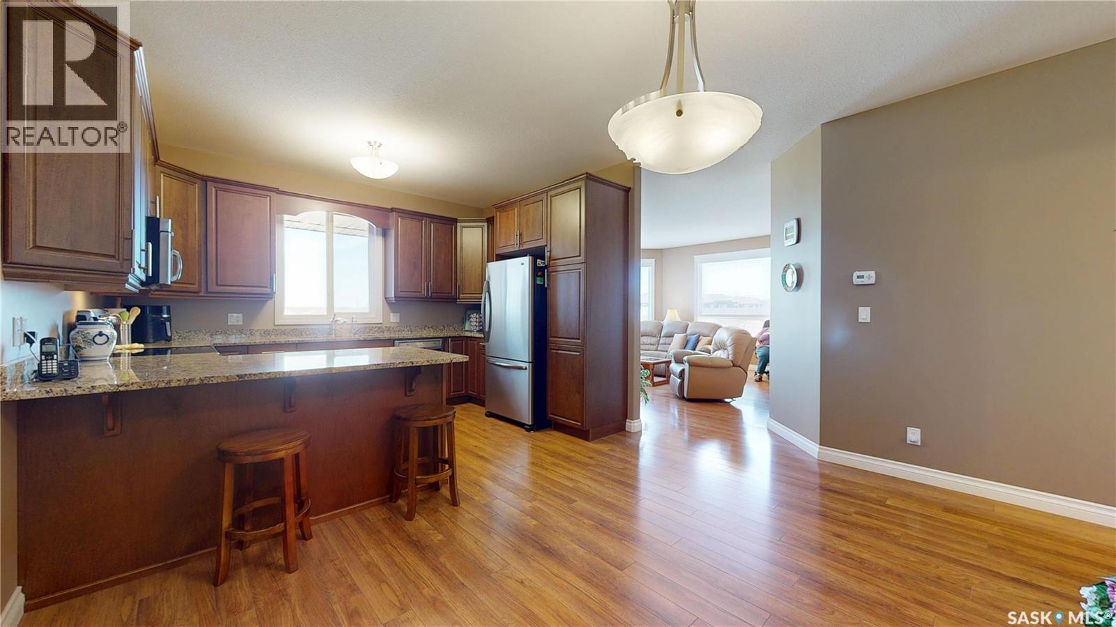 #302 3750 HAUGHTON ROAD E - 12