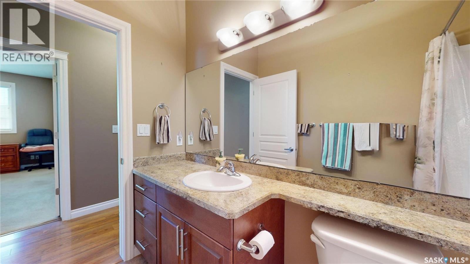 #302 3750 HAUGHTON ROAD E - 19