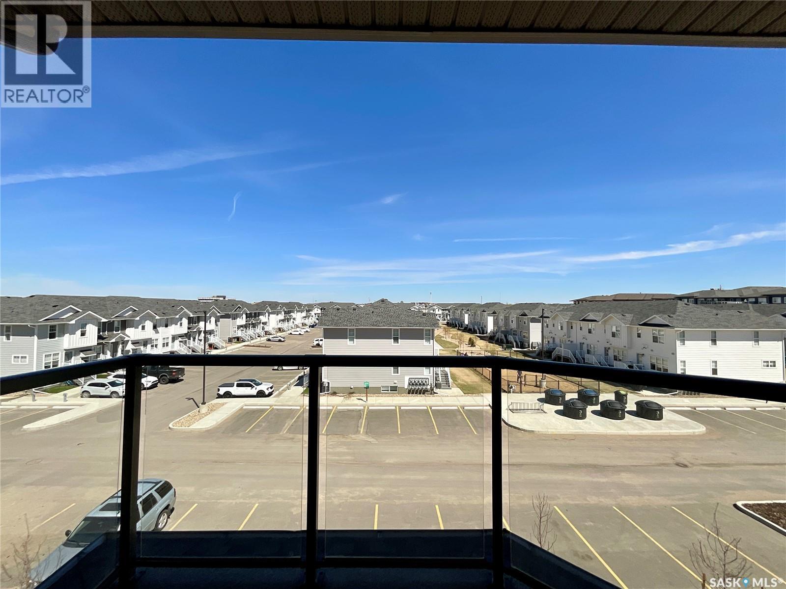 #302 3750 HAUGHTON ROAD E - 27