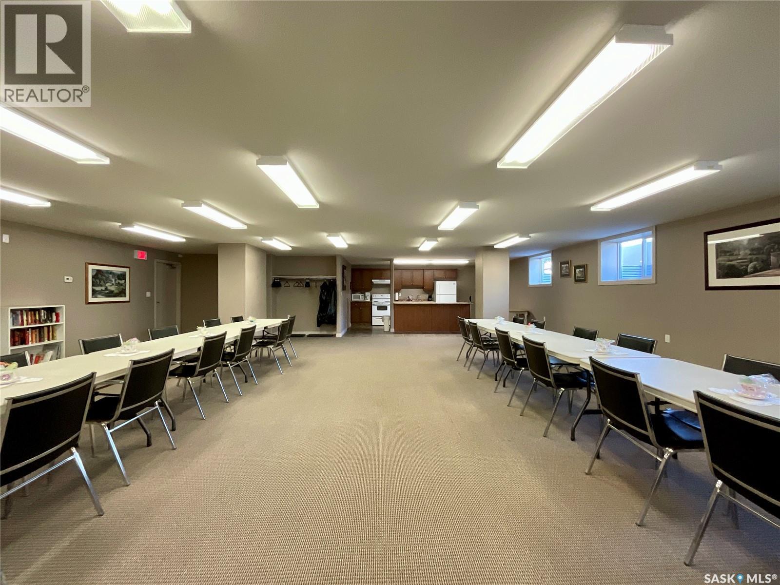 #302 3750 HAUGHTON ROAD E - 33