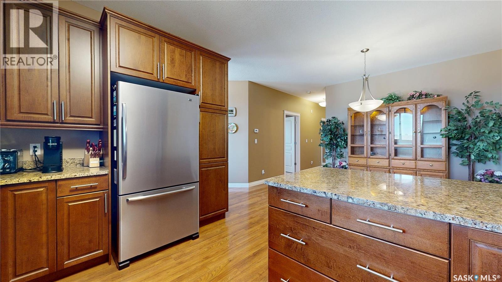 #302 3750 HAUGHTON ROAD E - 6