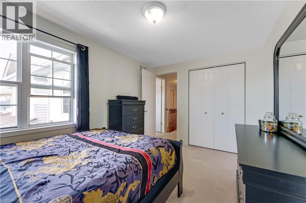 550 DANSBURY Drive, Waterloo, Ontario, N2K4E2 — Photo 3