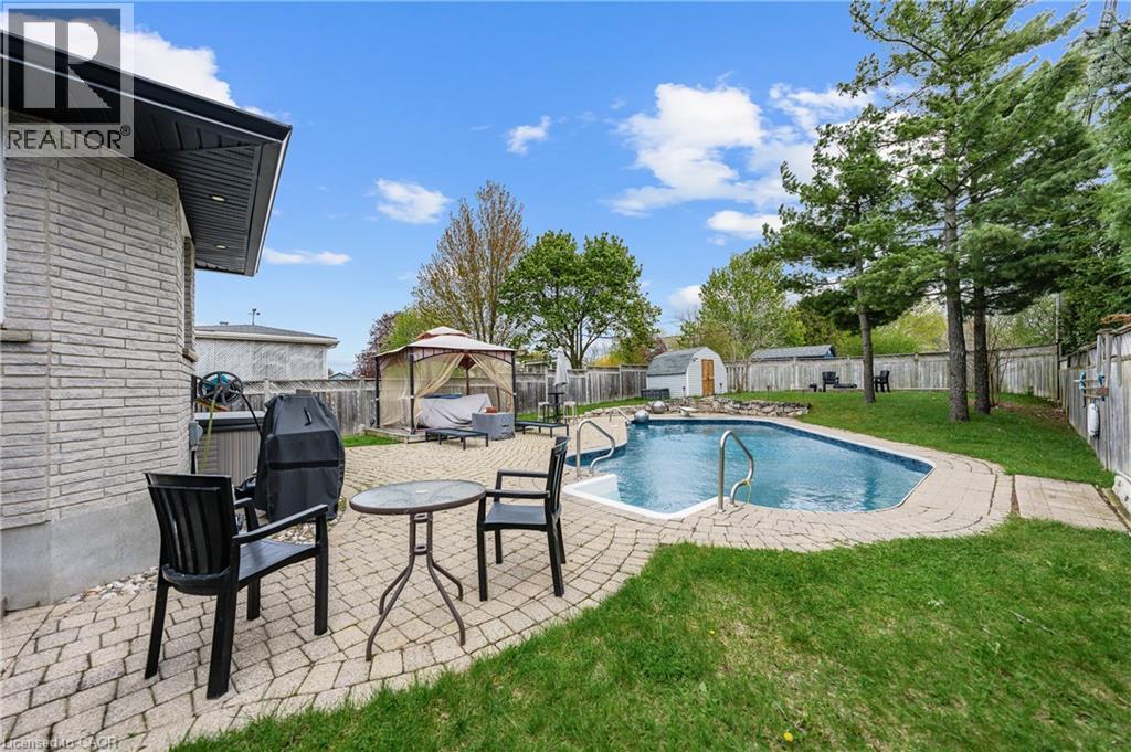 8 ESTHER Avenue, Cambridge, Ontario, N1S4L6 — Photo 4