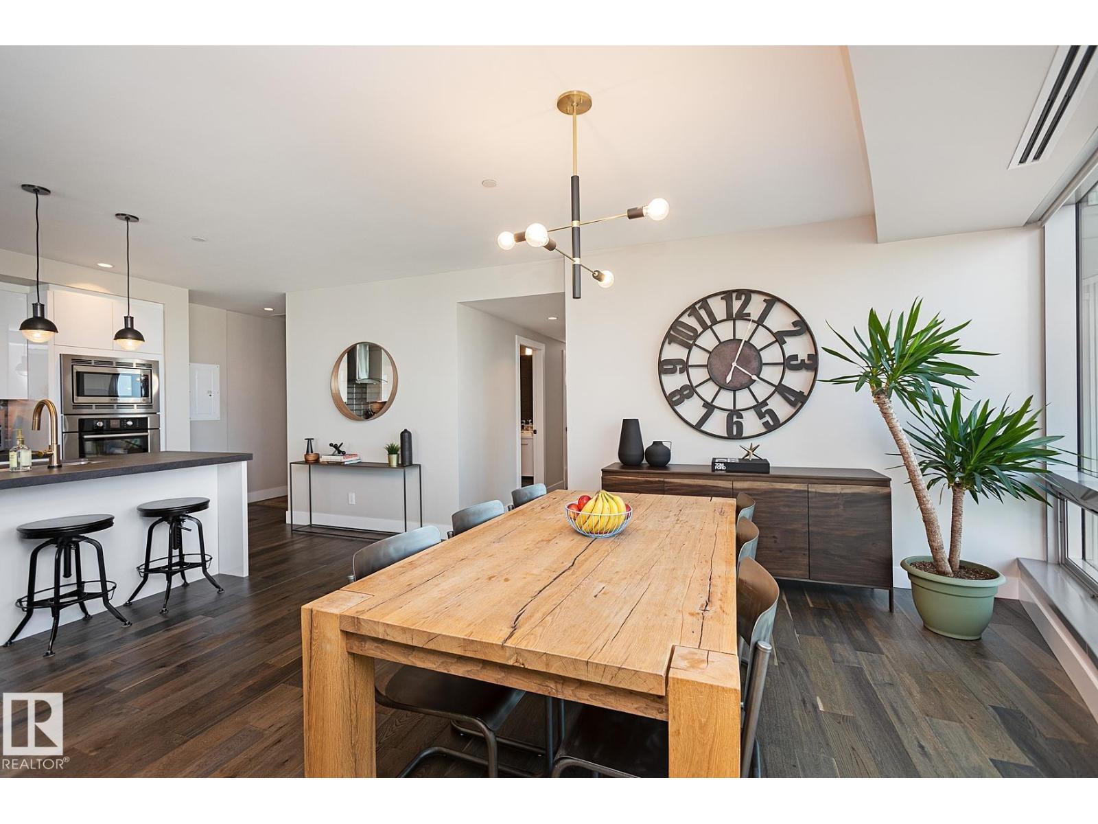 #501 11969 JASPER AV NW — photo 16