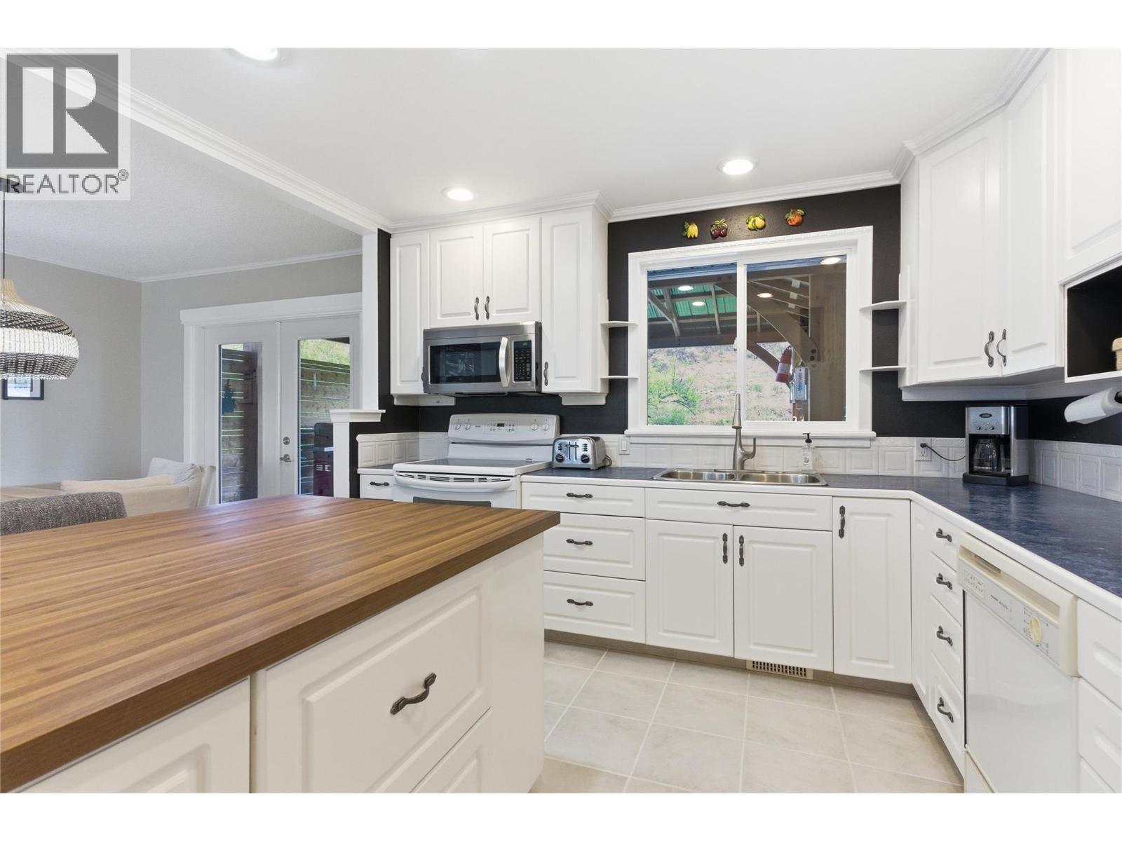 1153 MACLEAN Drive - 10