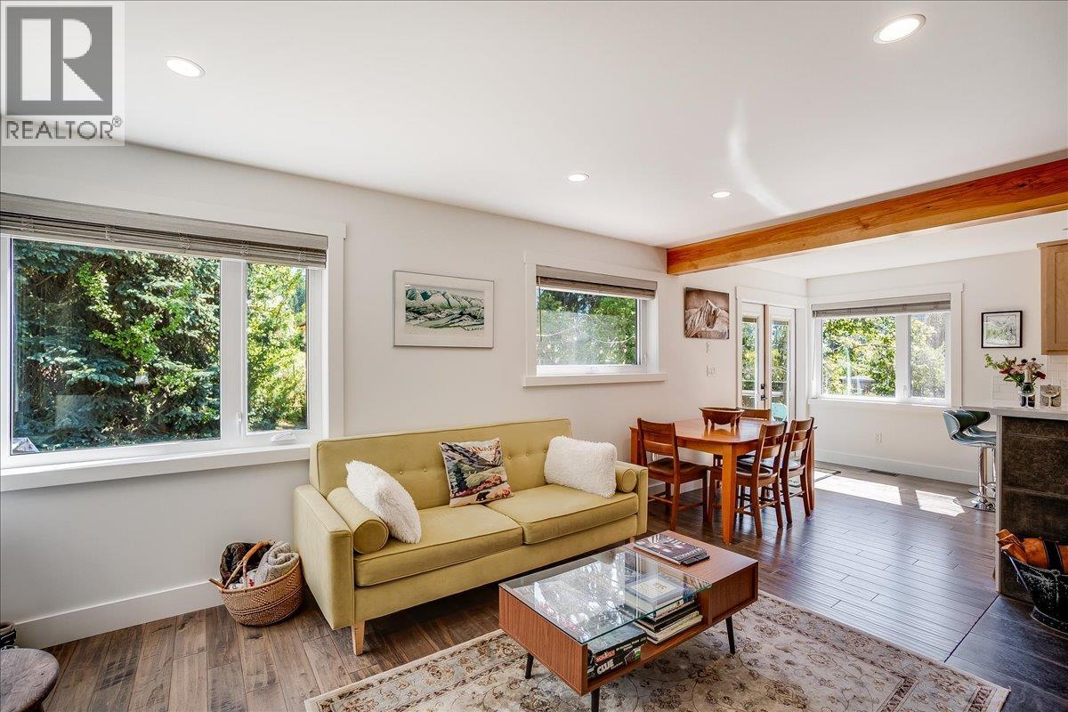 1922 Kootenay Street - 5