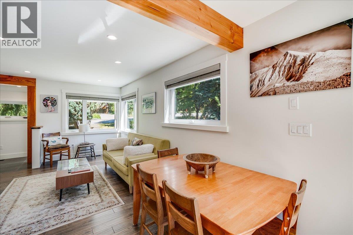 1922 Kootenay Street - 9