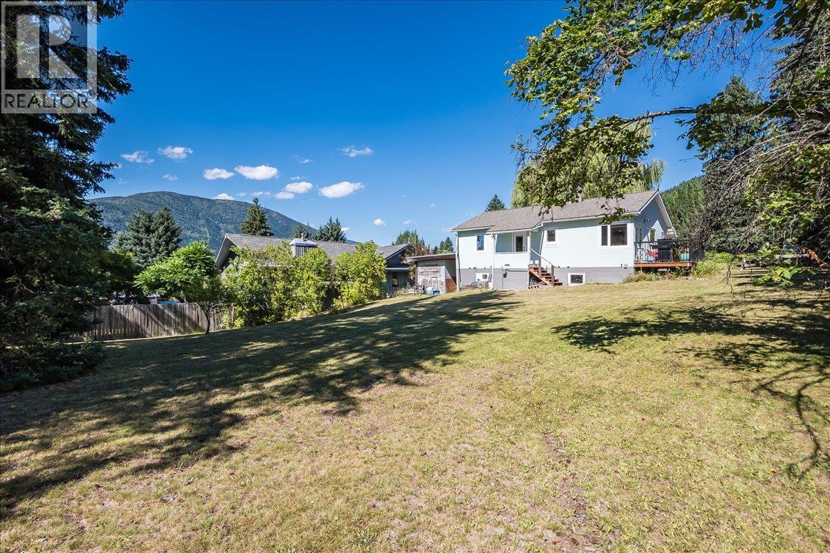 1922 Kootenay Street - Image 3