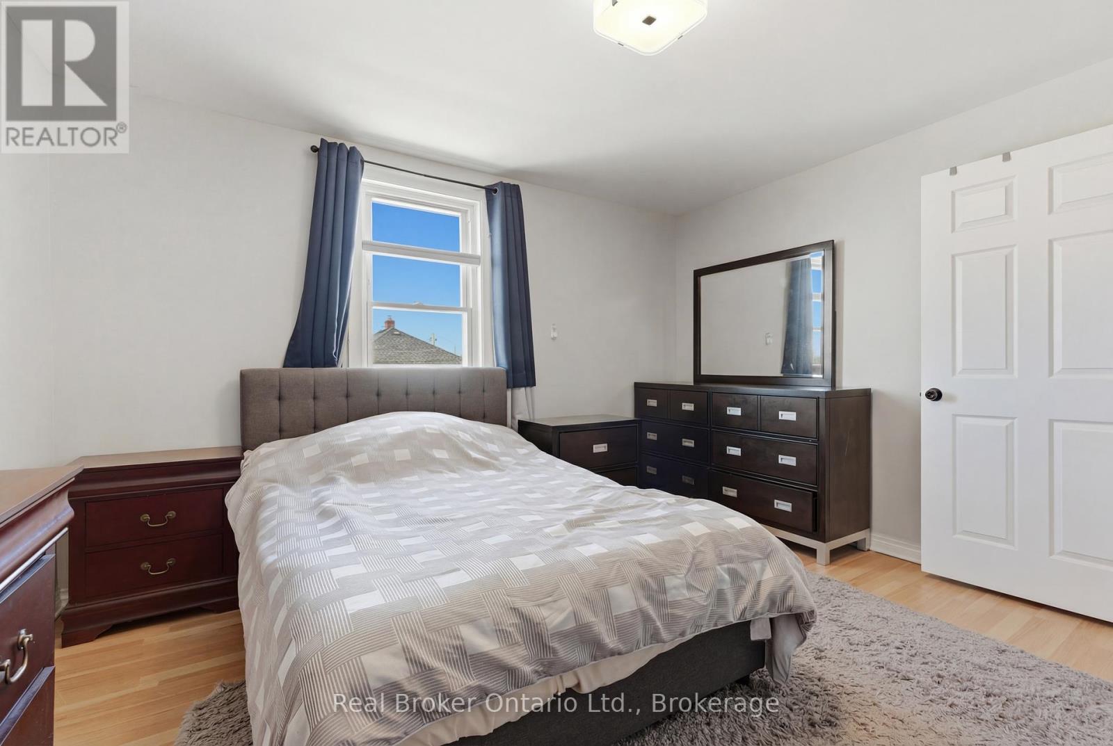 154 NIAGARA FALLS ROAD - 28