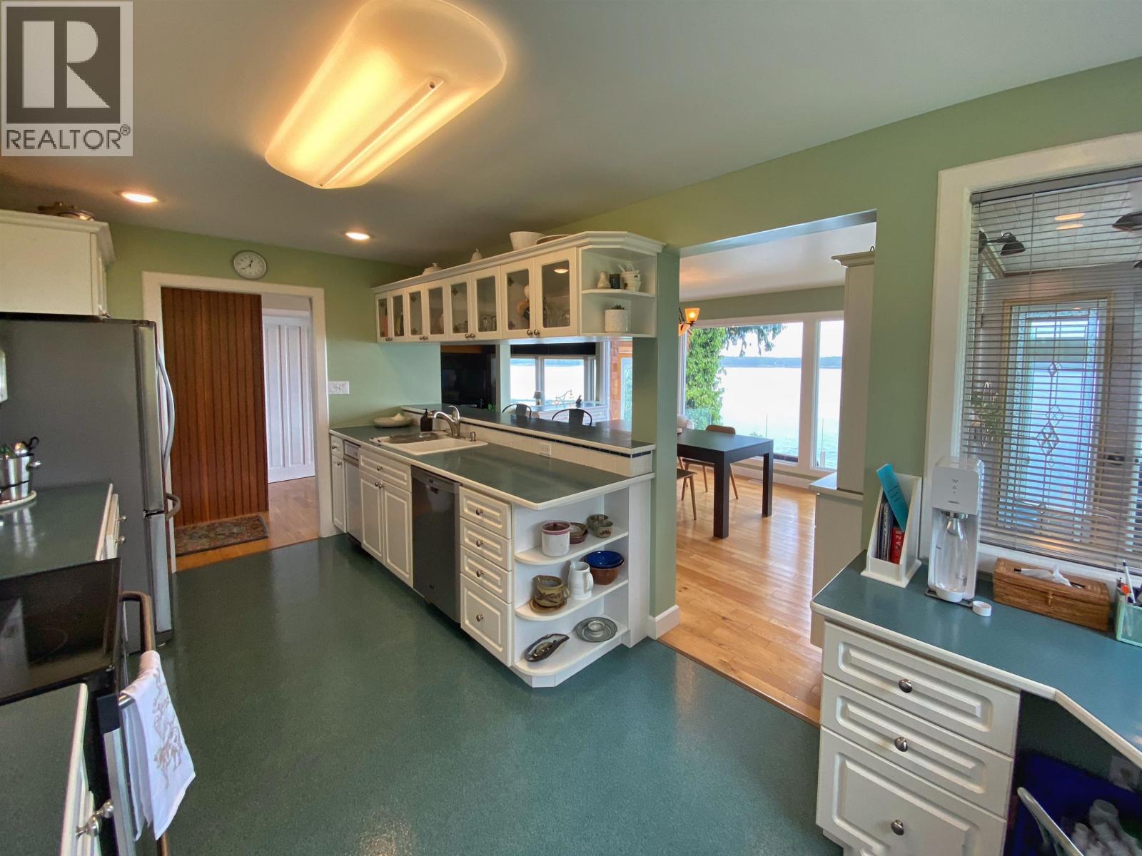 2130 GRAHAM AVENUE - 11
