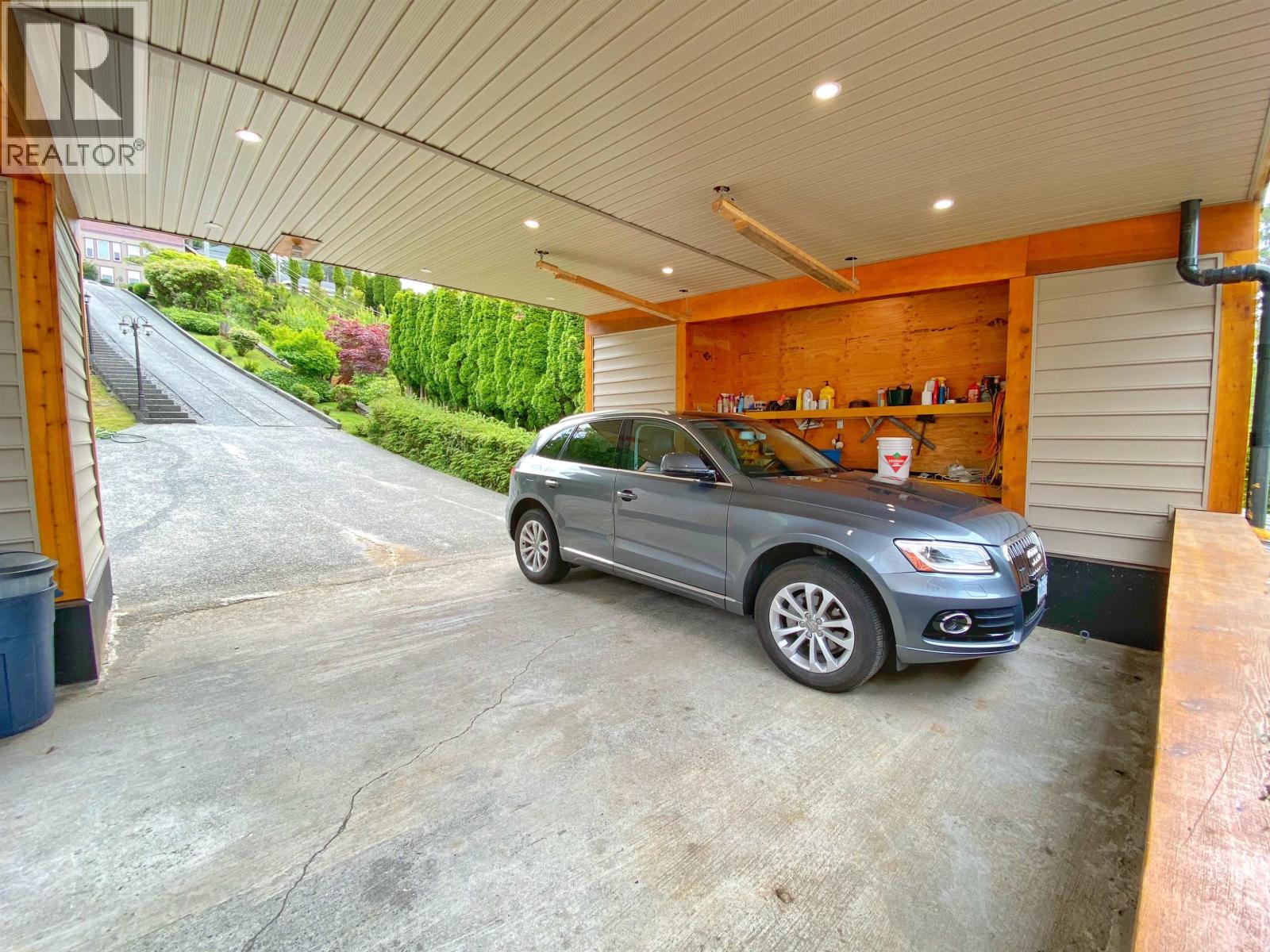 2130 GRAHAM AVENUE - 26