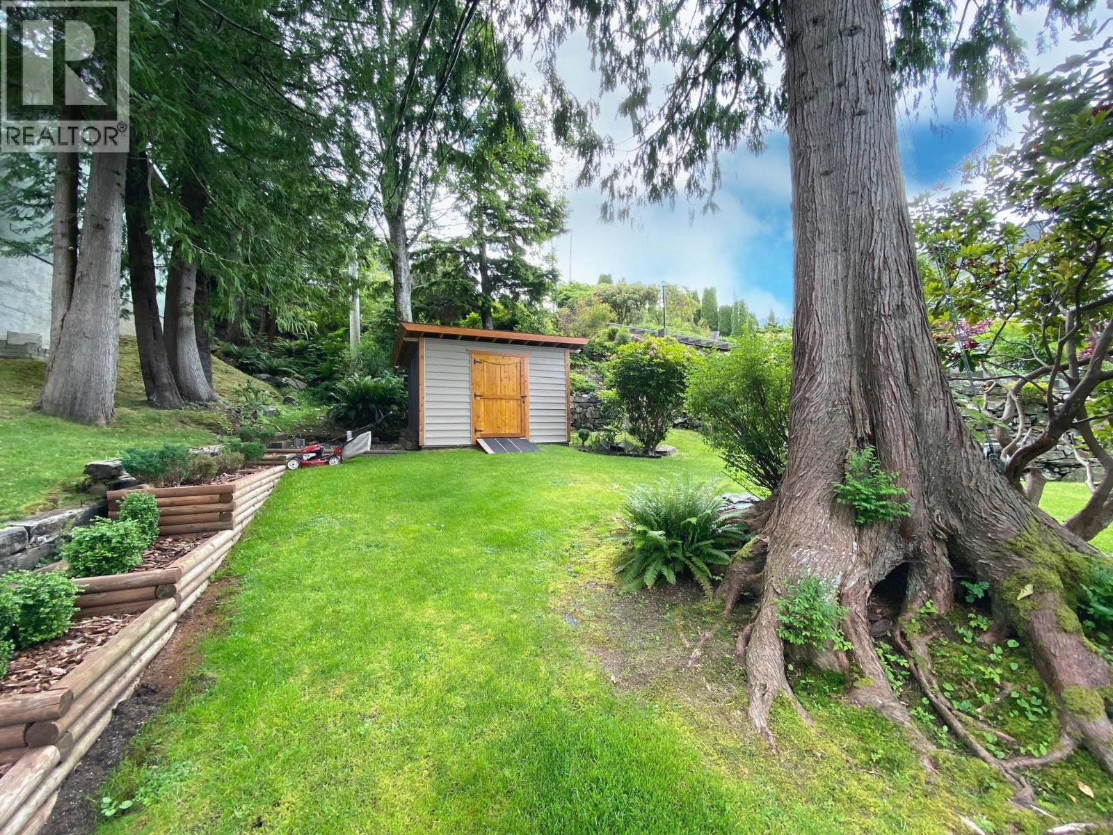 2130 GRAHAM AVENUE - 36