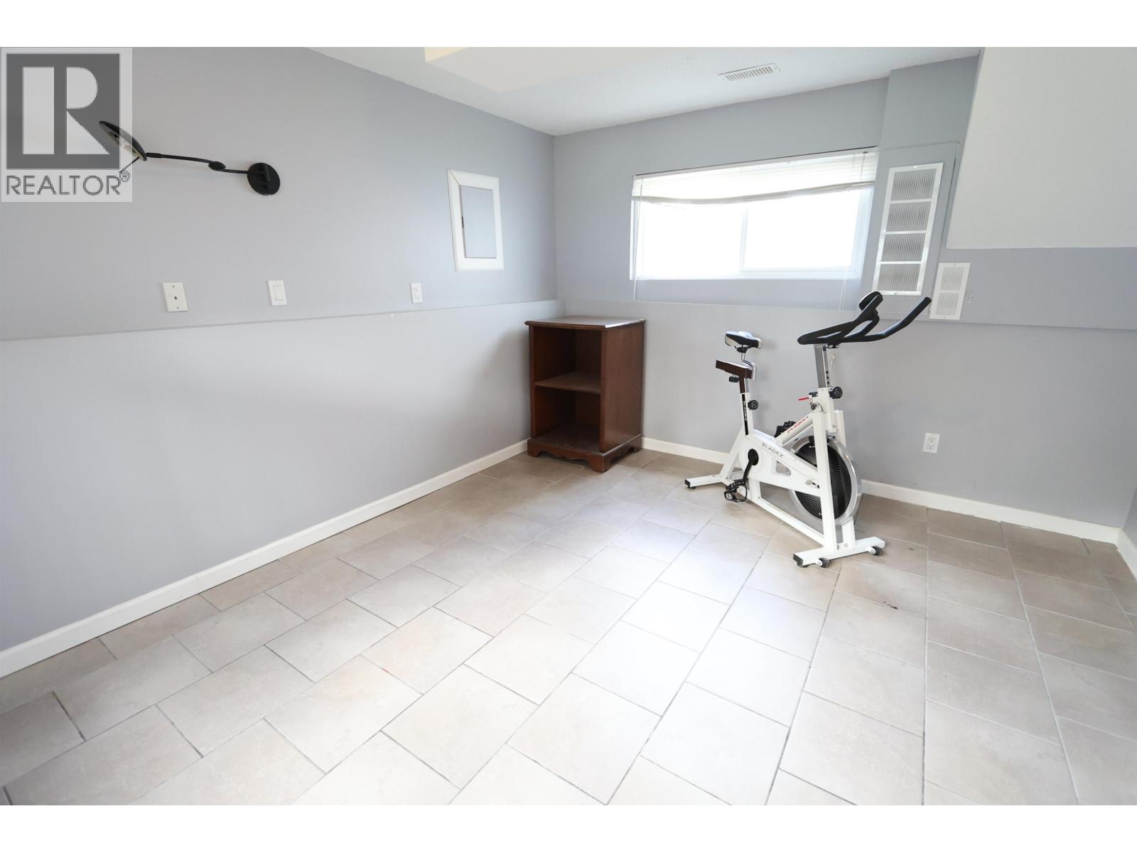 370 EWERT CRESCENT - 12