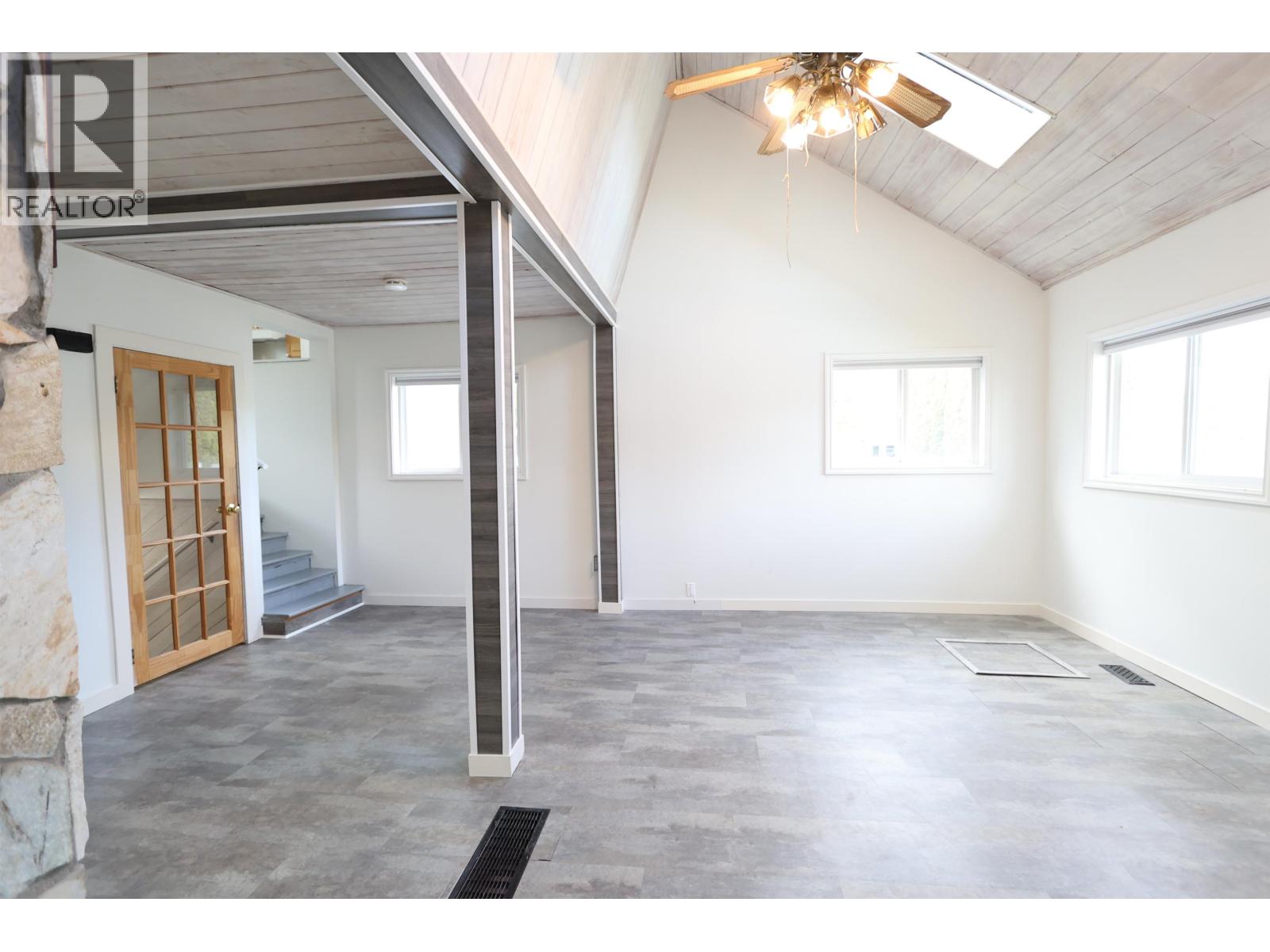 370 EWERT CRESCENT - 5