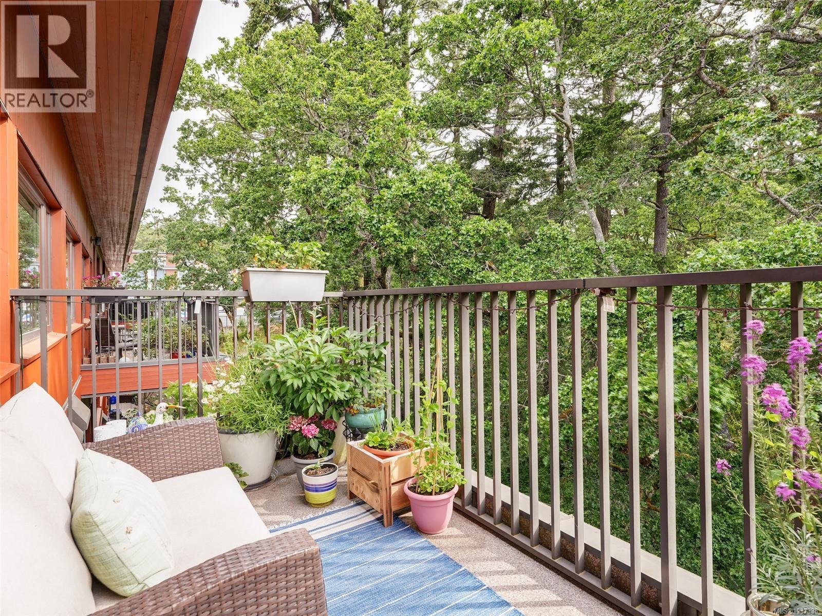 #303 170 Nursery Hill Dr - 19