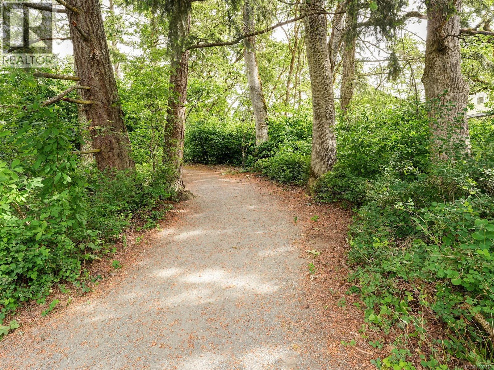 #303 170 Nursery Hill Dr - 25