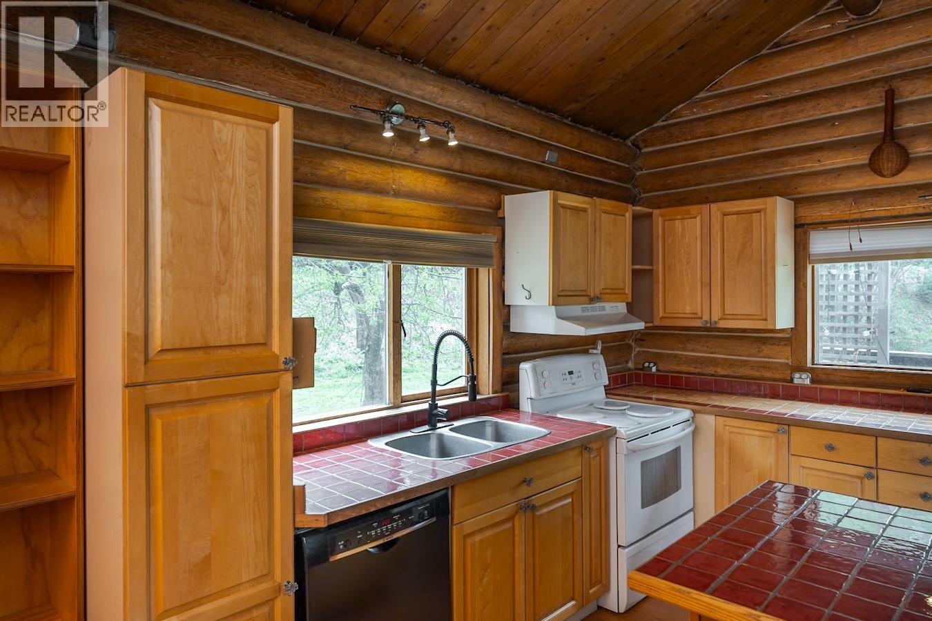 5872 LINDSTROM ROAD - 8