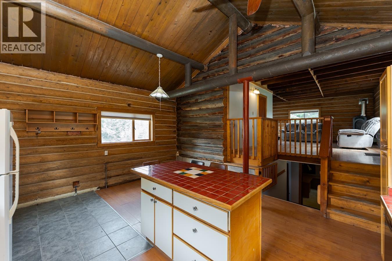 5872 LINDSTROM ROAD - 6