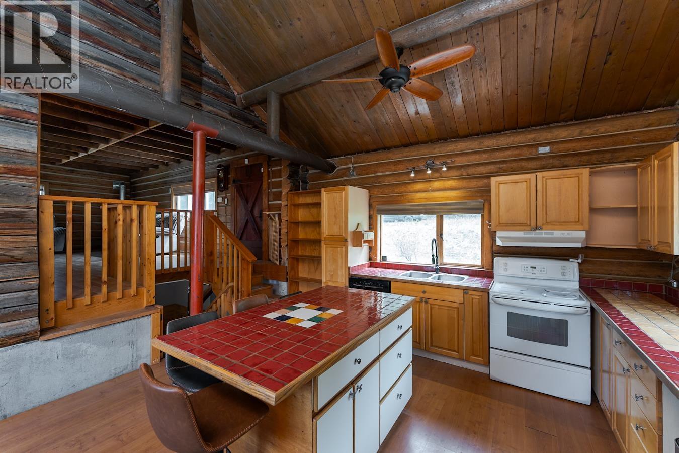 5872 LINDSTROM ROAD - 2