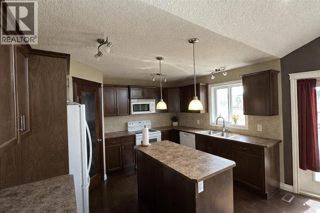 8526 16 Avenue - 4