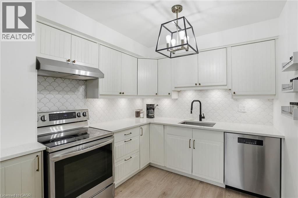 660 OXFORD Road Unit# 17, Burlington, Ontario, L7N3M1 — Photo 18