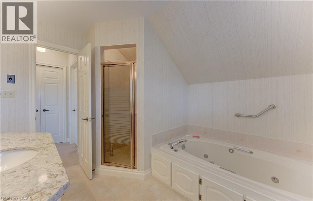 298 ROXTON Drive, Waterloo, Ontario, N2T1R5 — Photo 33