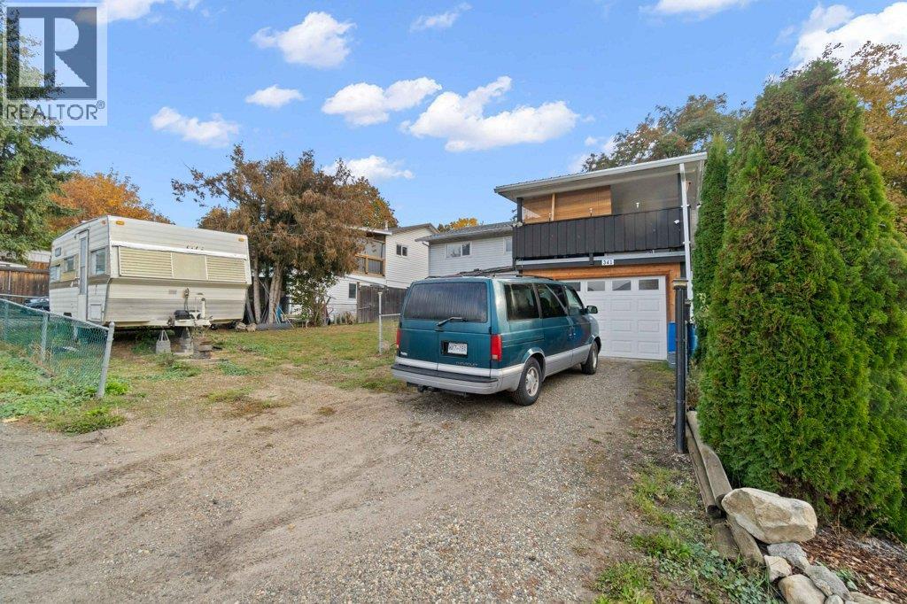  341 2 Street Southeast, Salmon Arm