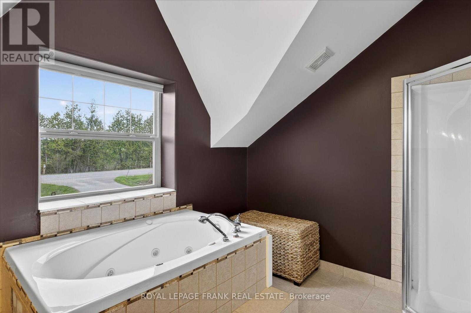 369 DOUGLAS ROAD - 33