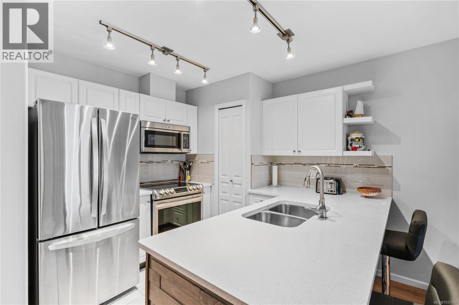 416 29 Songhees Road, Victoria