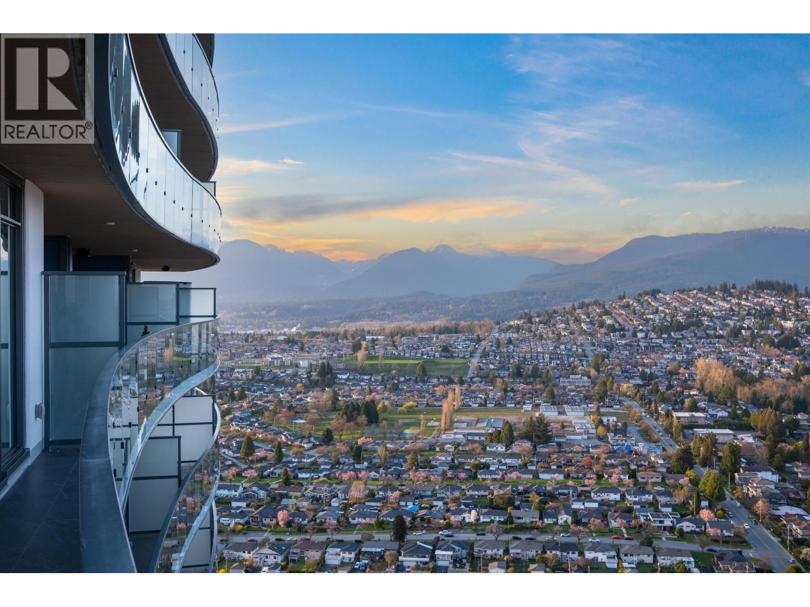 5206 4880 LOUGHEED HIGHWAY, Burnaby