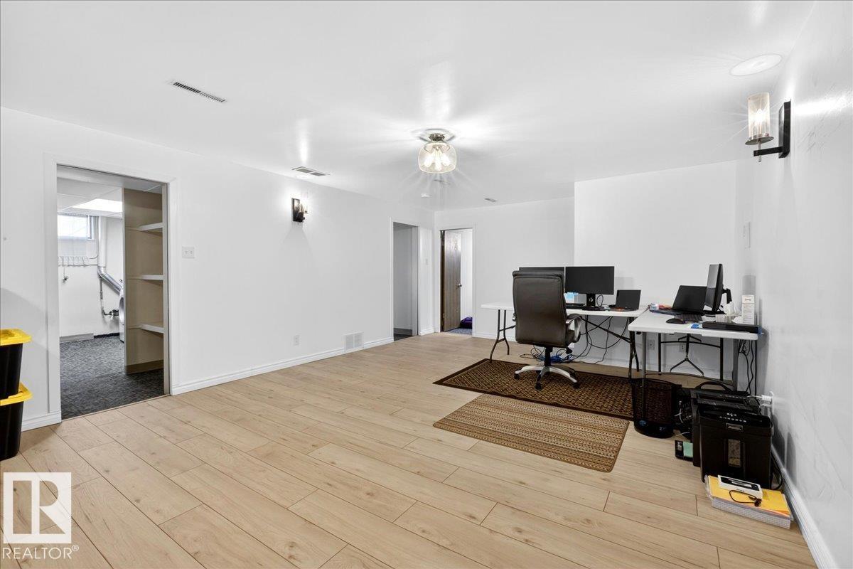 13015 115 ST NW - 35