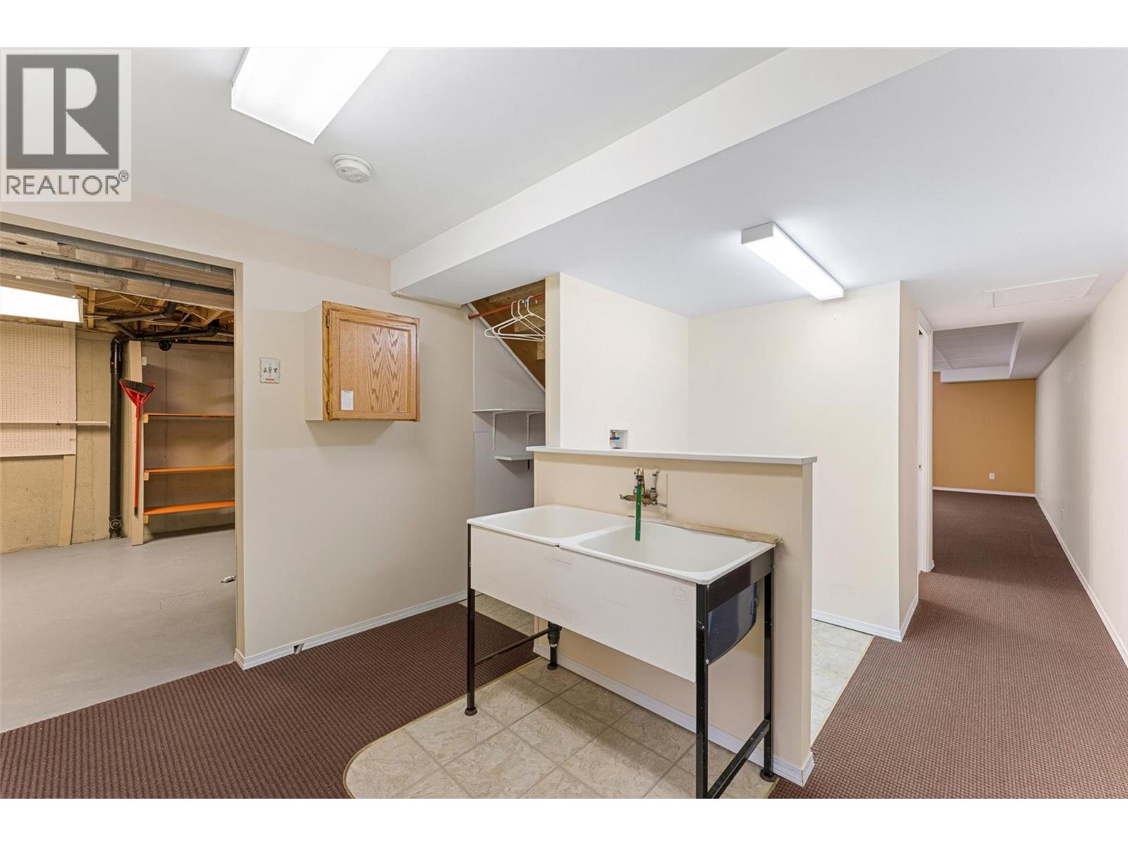 2200 Gordon Drive Unit# 33, Kelowna