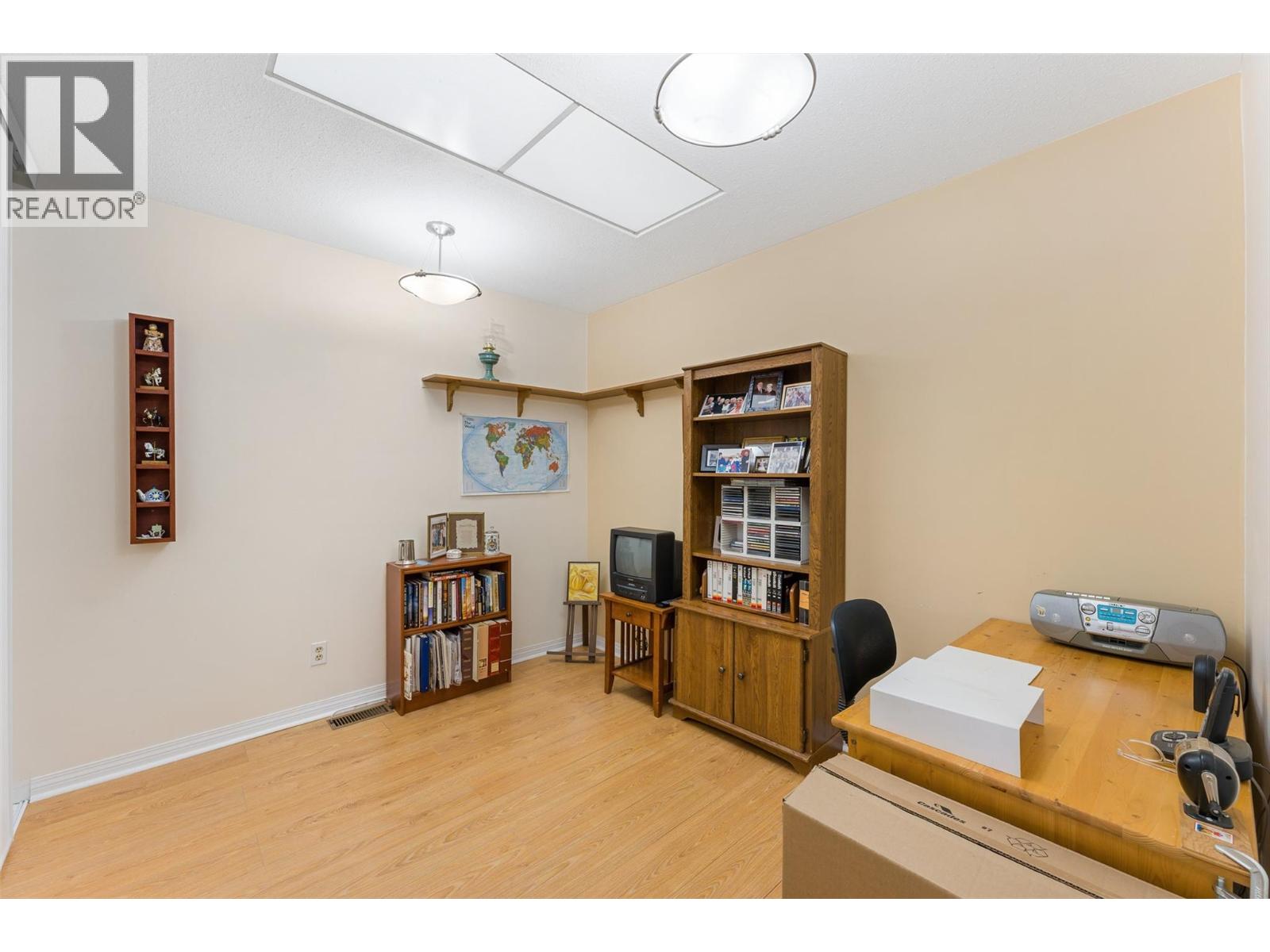 2200 Gordon Drive Unit# 33, Kelowna