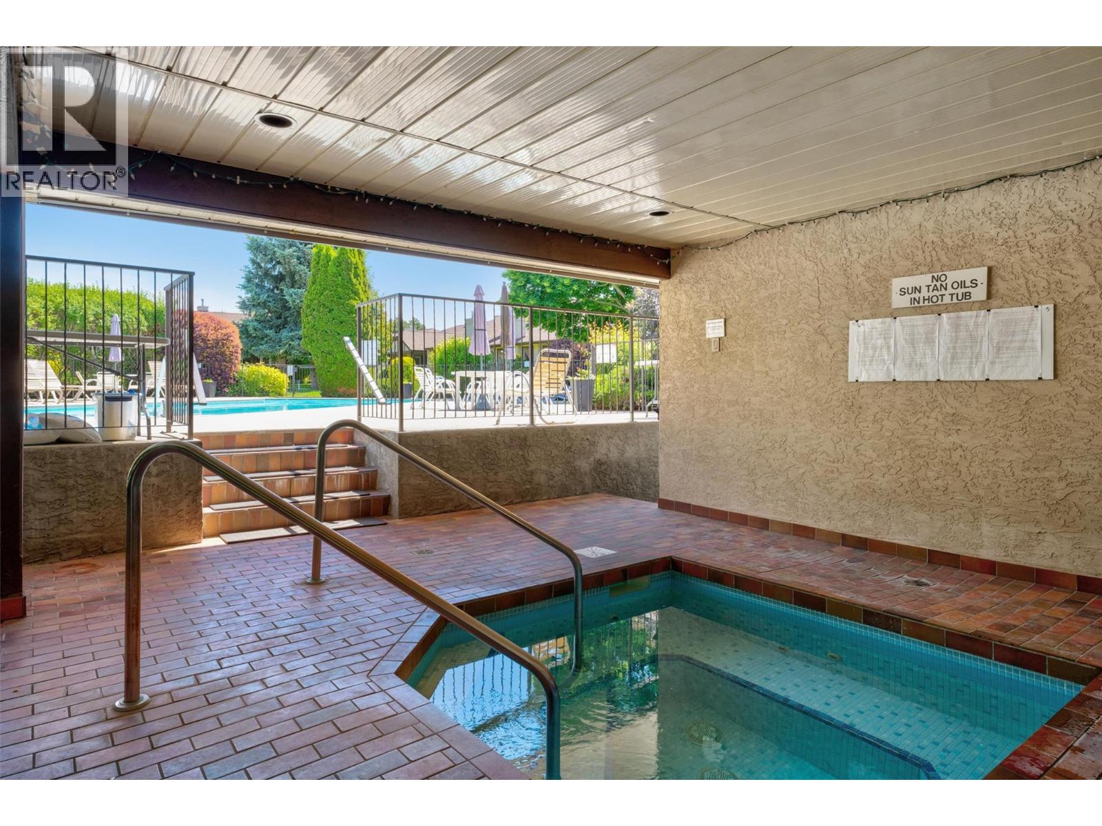 2200 Gordon Drive Unit# 33, Kelowna