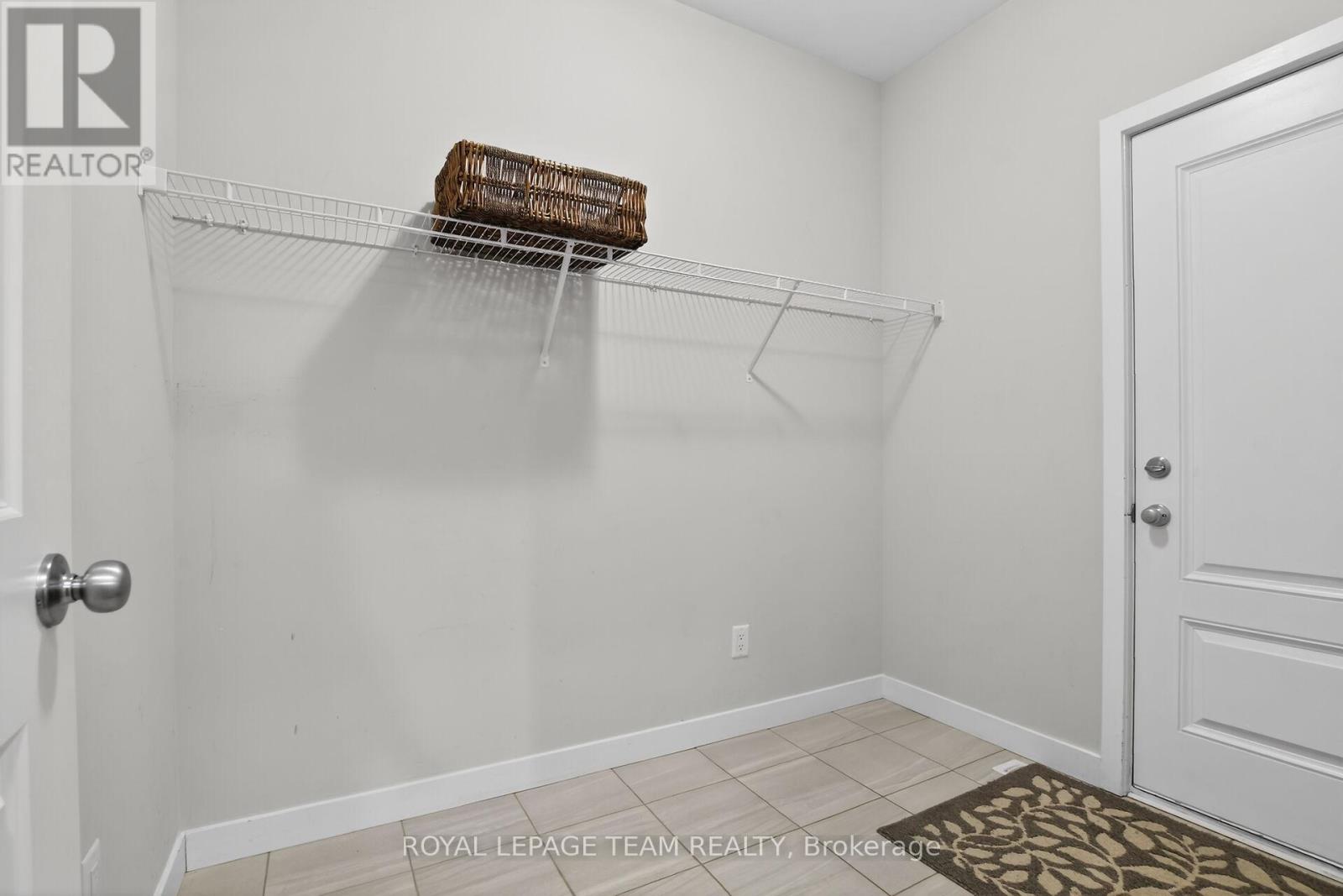 408 GIDRAN CIRCLE - 26