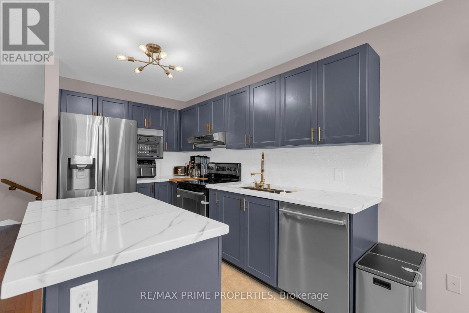 103 FREEPORT DRIVE - 11