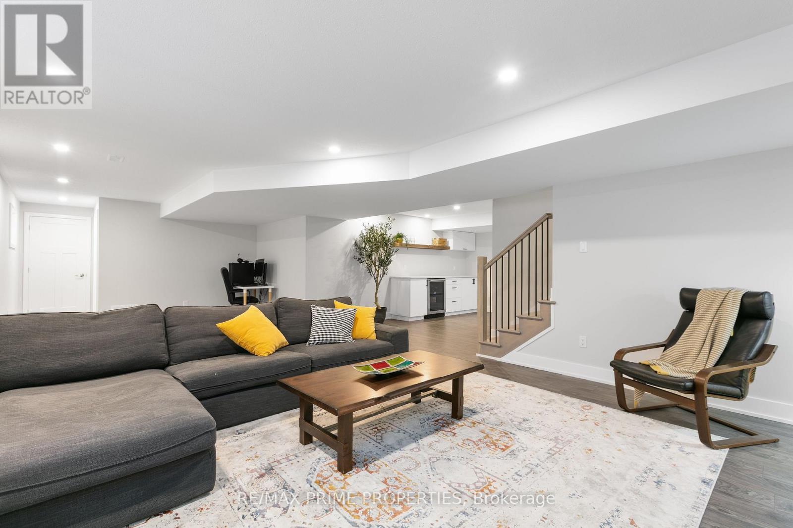 148 AUBRAIS CRESCENT - 29