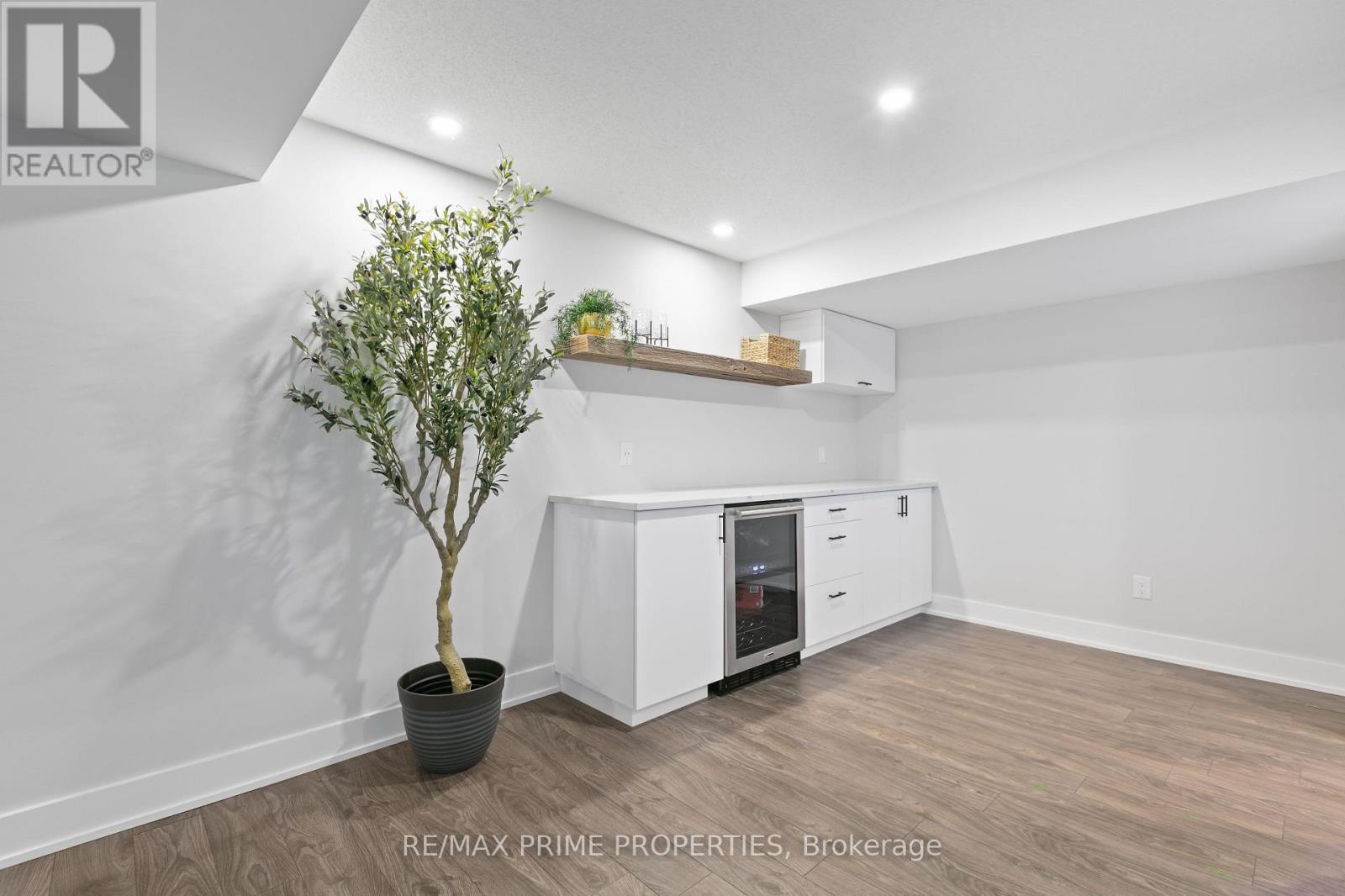 148 AUBRAIS CRESCENT - 31