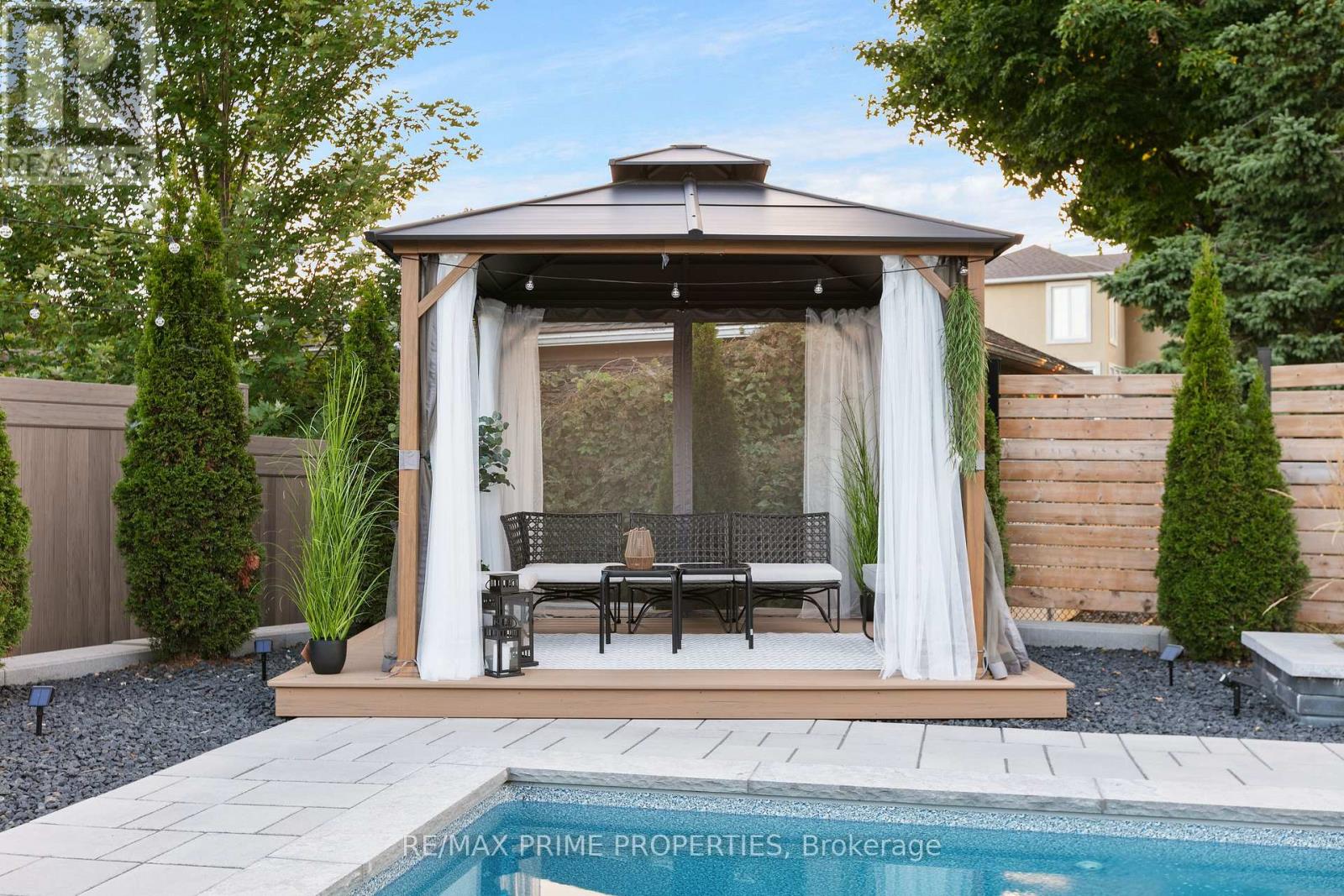 148 AUBRAIS CRESCENT - 36