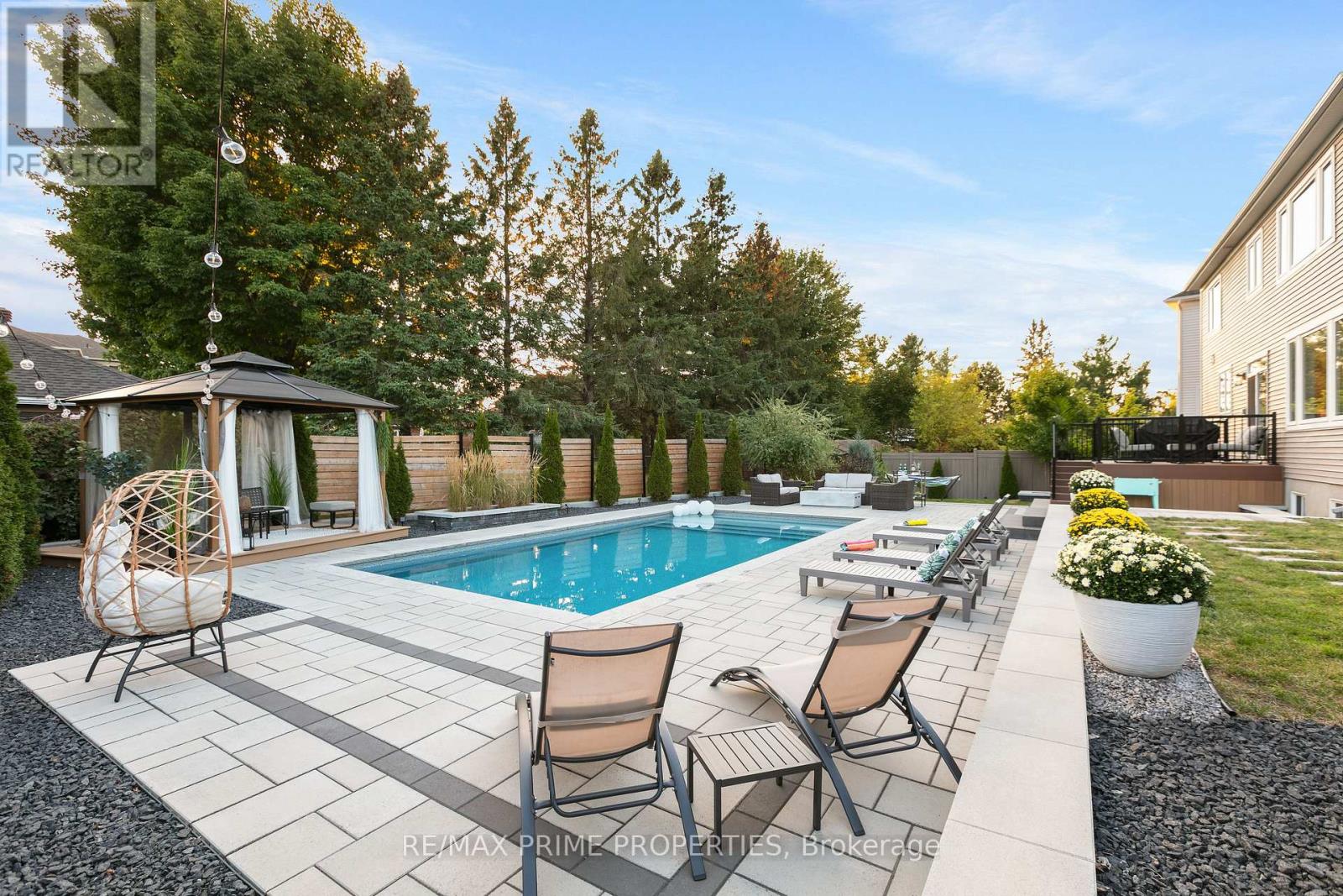 148 AUBRAIS CRESCENT - 37