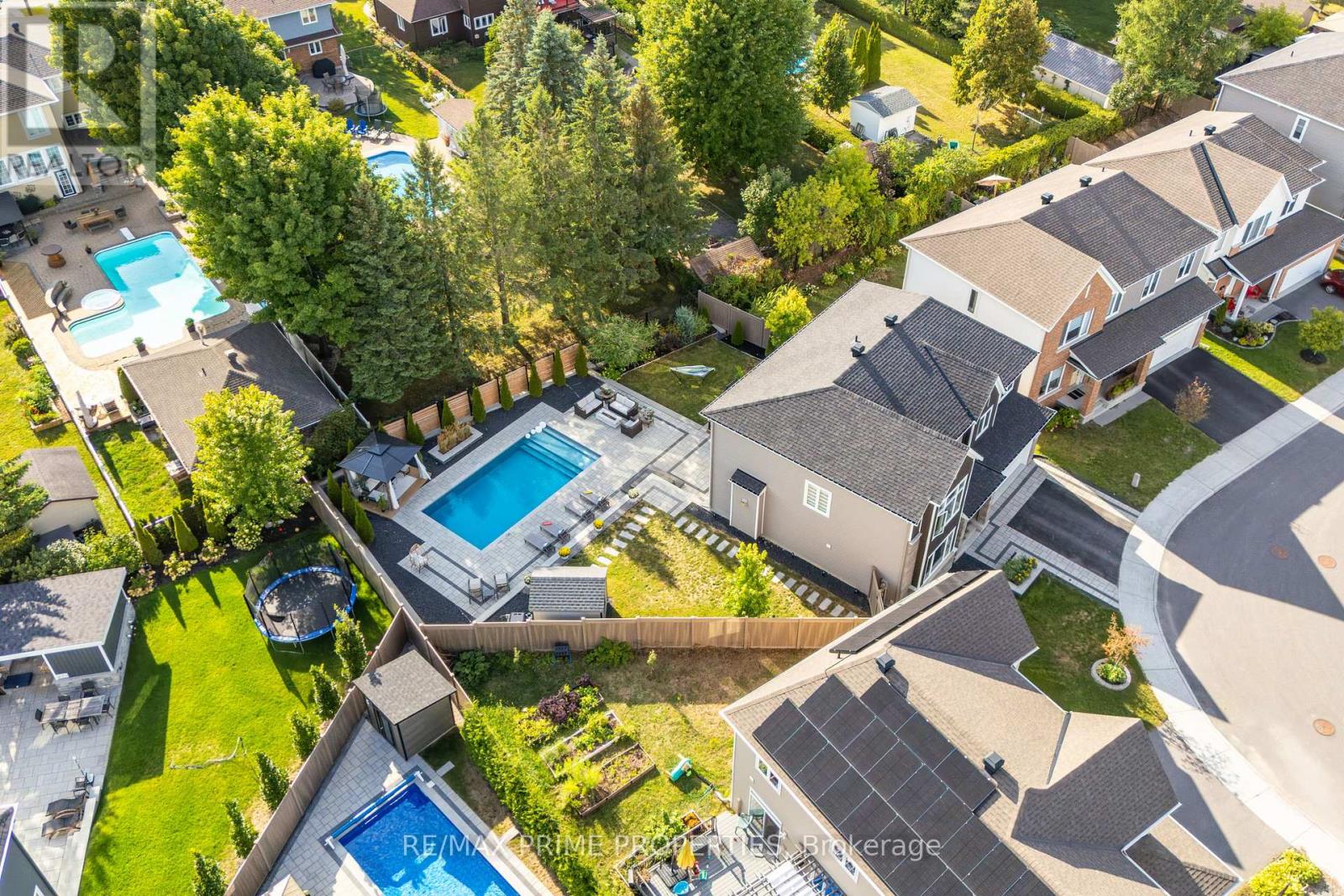 148 AUBRAIS CRESCENT - 44
