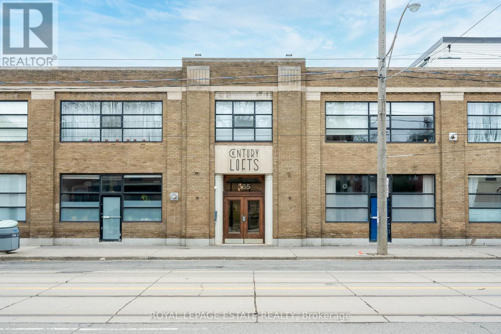 Listing photo of 216 - 365 DUNDAS STREET E