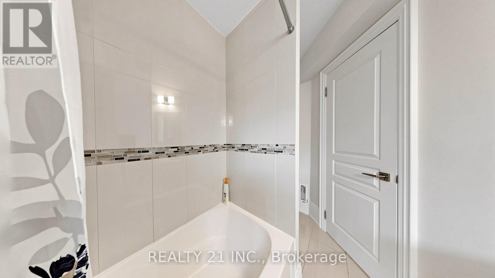 3 STINSON CIRCLE - 44