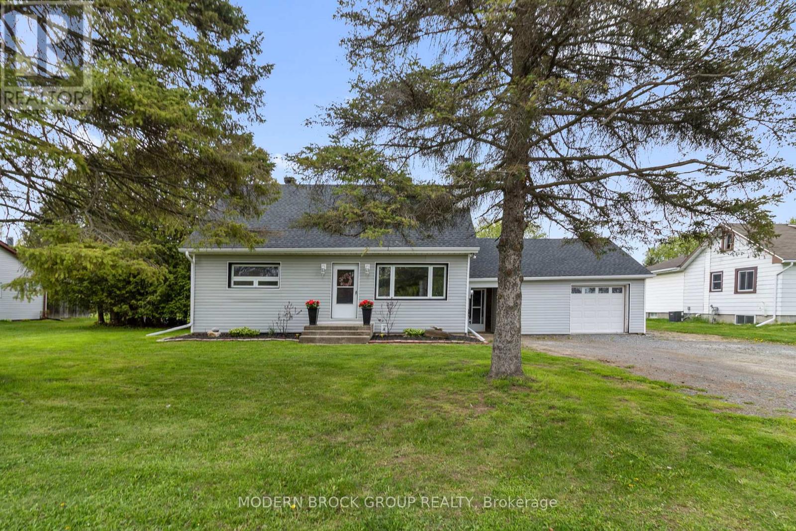 1055 COUNTY ROAD 15 ROAD - 1