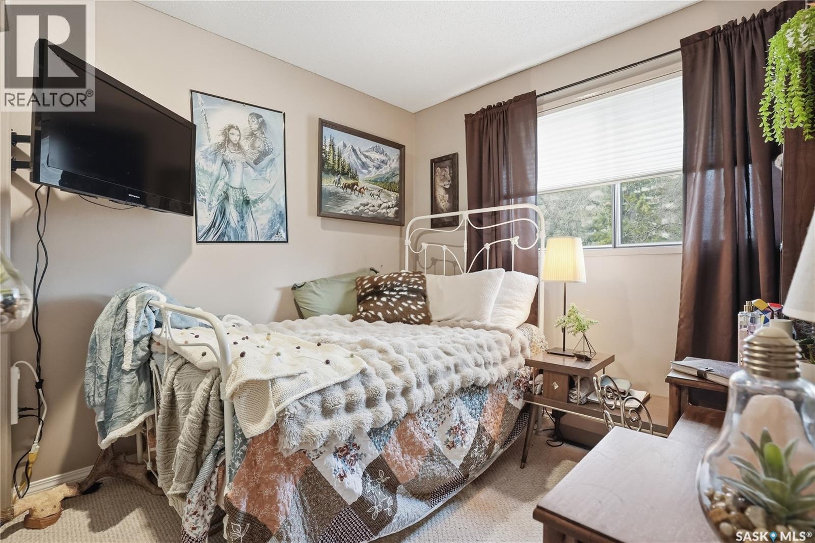 #16 425 Pinehouse DRIVE - 29