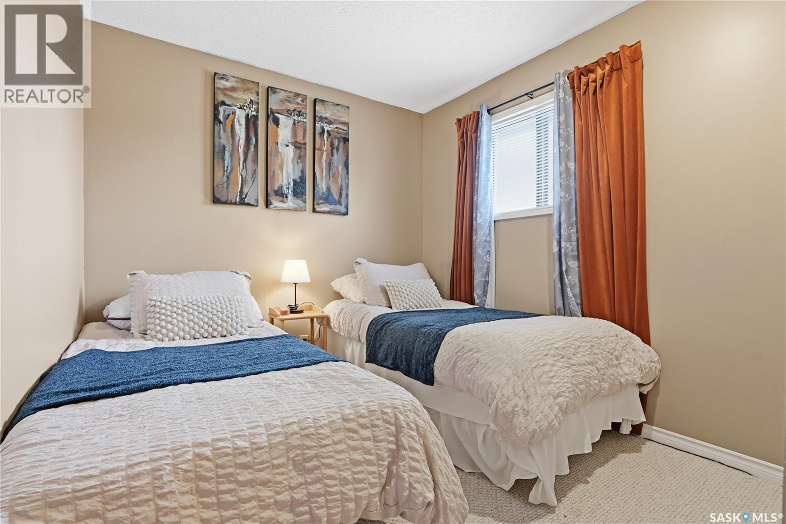 #16 425 Pinehouse DRIVE - 31